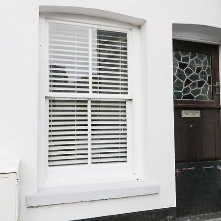 Bay Tree Cottage Лу Екстериор снимка