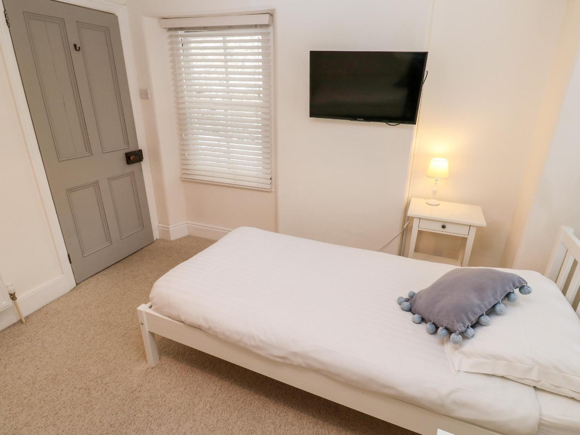 Bay Tree Cottage Лу Екстериор снимка